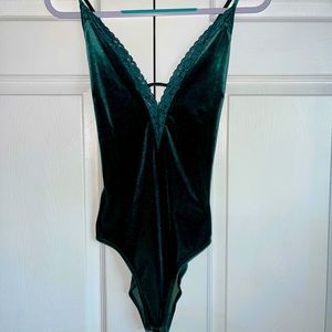 FOREVER 21 - Bodysuit Jade Green Velvet